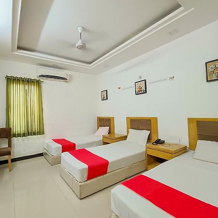 Stay Guru Usha Residency Bhuj Exterior foto