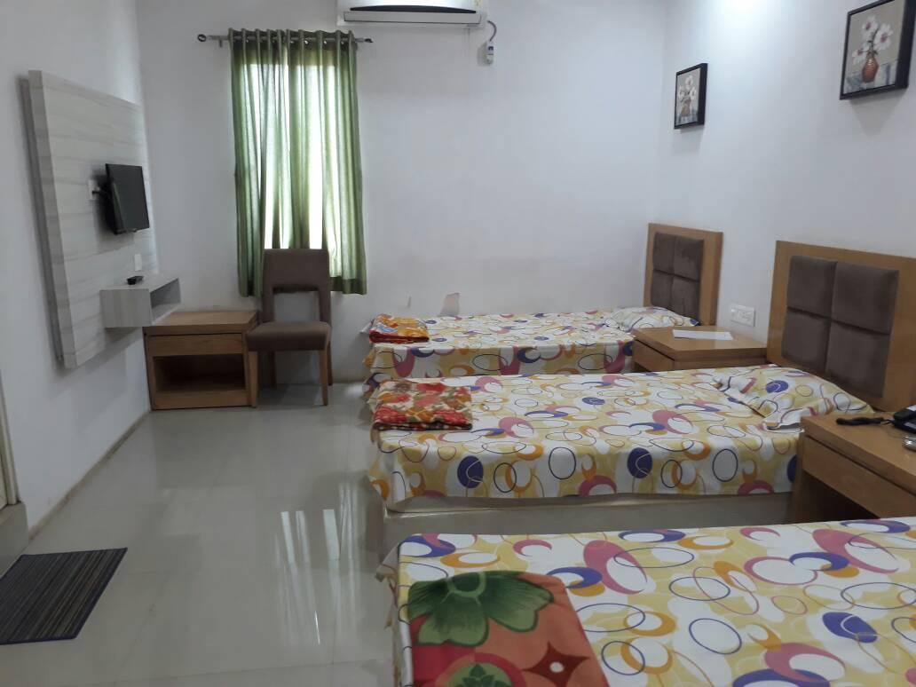 Stay Guru Usha Residency Bhuj Exterior foto