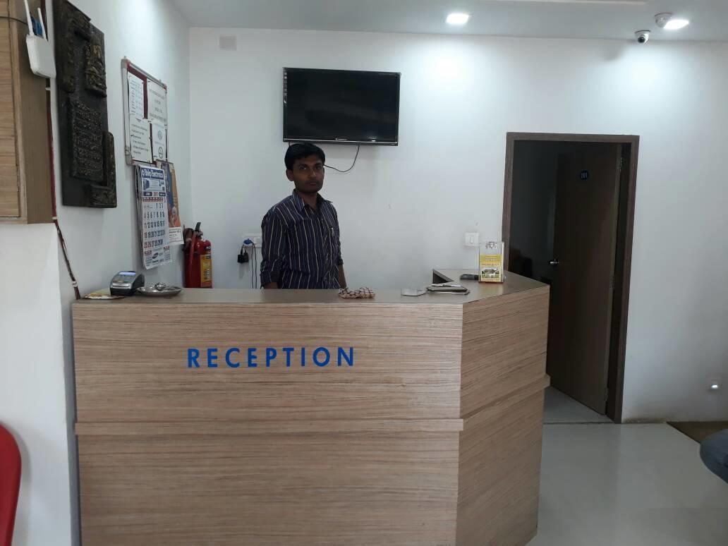 Stay Guru Usha Residency Bhuj Exterior foto