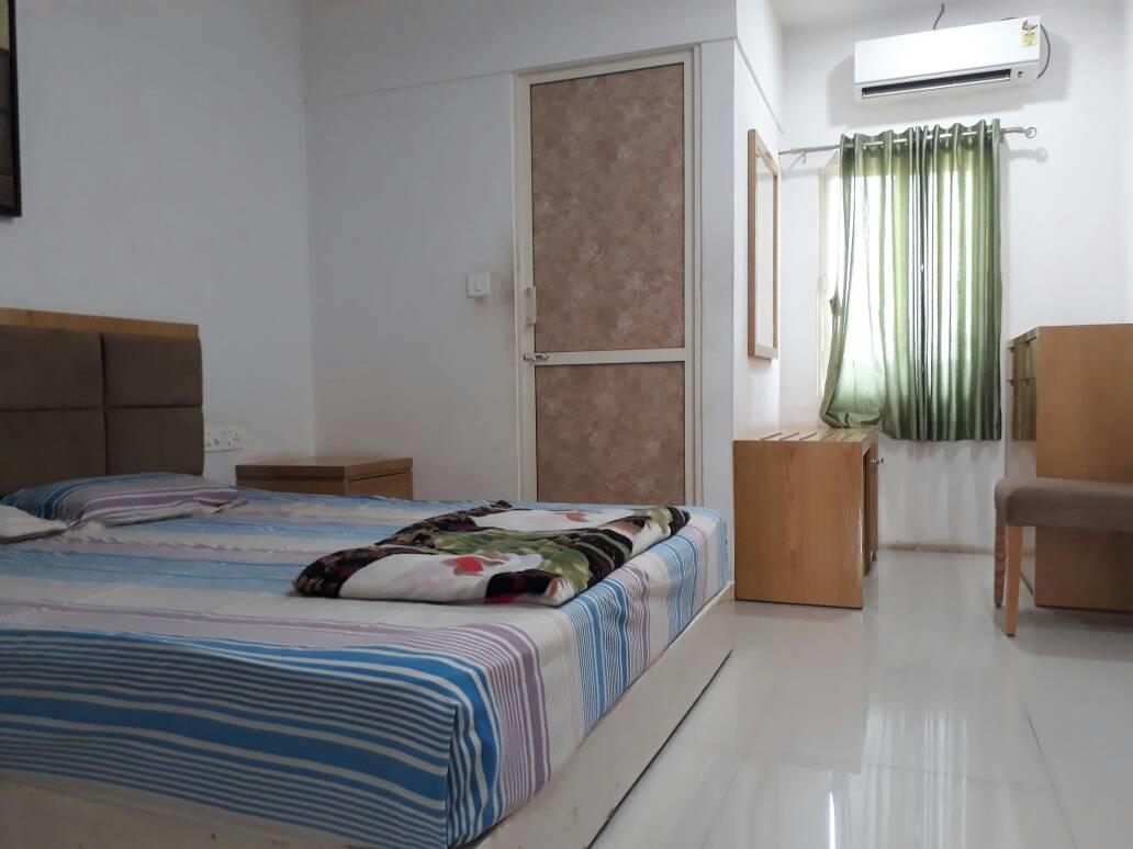 Stay Guru Usha Residency Bhuj Exterior foto